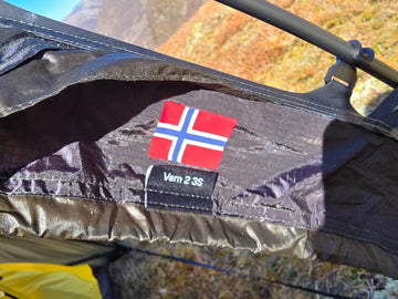 Nortent Vern 2 3S 2-person 3-season hiking tent – Vern 2 3S label and Norwegian flag close-up on the fly