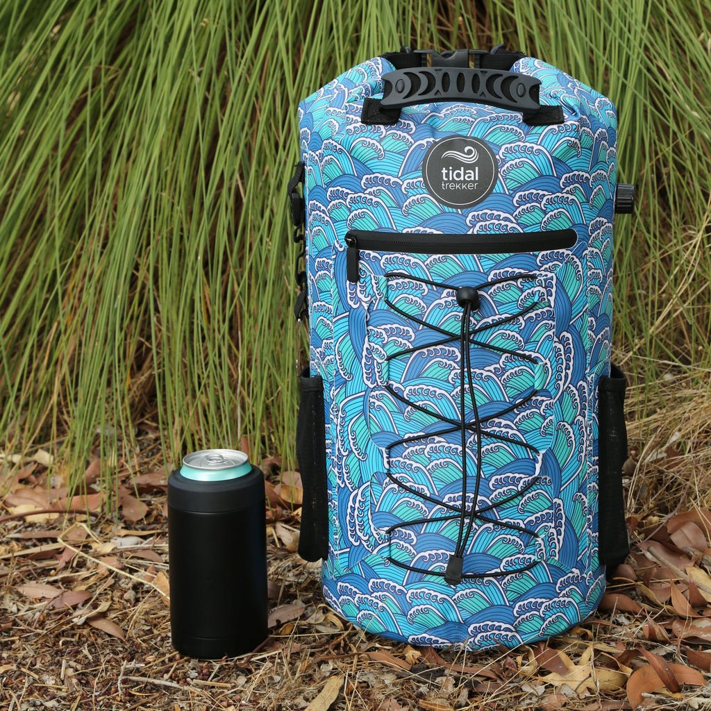 Tidal Trekker 15L Insulated Cooler Bag – Ocean Waves lifestyle