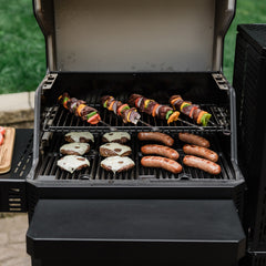 Masterbuilt Gravity Series™ 600 Digital Charcoal Grill + Smoker