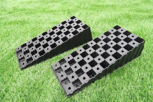 Wedge Level Pair MIL5227 by Milenco